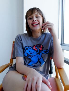 Elle Loveland Shows Off Her Cock Sucking And Riding Skills In POV