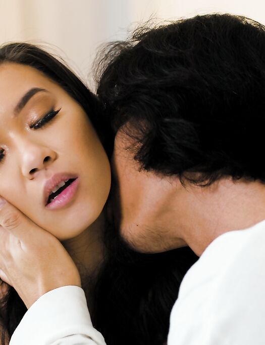 Kimmy Kimm Shows Off Her Amazing Cock Sucking Skills Before Getting Laid