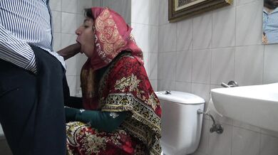 kurdish granny sucks lets african immigrant cum in her mature mouth