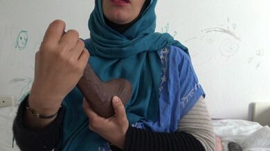 une algérienne divorcée a été mise enceinte par des immigrés africains à Paris