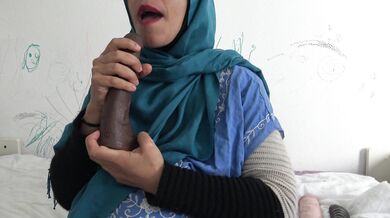 une algérienne divorcée a été mise enceinte par des immigrés africains à Paris