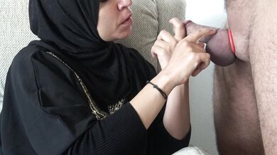 egyptian cuckold stepmother and stepson ديوث مصري يصور مراته كلامها وسخ اوووي