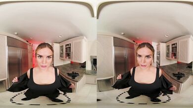 Busty Kate Dalia As TERMINATOR Sarah Connor Is Really Tough Fucker