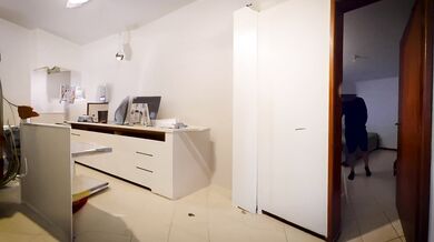 Meeting at boss's house? Quick blowjob!