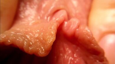 MILF playing pussy and clitoris (EXTREME CLOSE UP) - part.1