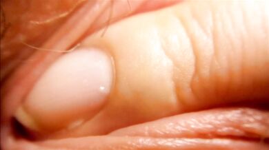 MILF playing pussy and clitoris (EXTREME CLOSE UP) - part.1