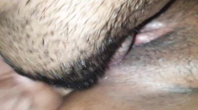 Schoolgirl Takes Boss Hand Inside Pussy And Shaking Orgasm හුත්ත ඇතුලට අත දාගෙන කලත්තන්න සර්