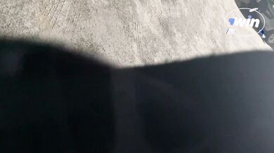 Hot gym girl asked for a ride in exchange for a little present