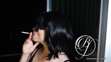 The Chainsmoker 3 cigarettes, lingerie, high heels fetish