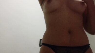 Saudi slut undresses and shows her pussy