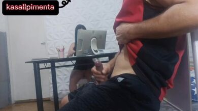 hot receptionist without panties! I risked putting the dick out! in full reception, what will be her