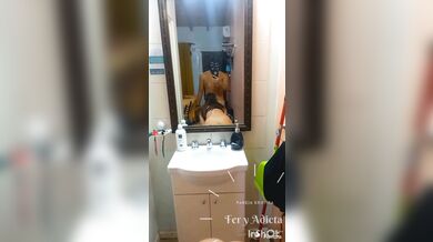 Mi hermosa hermanastra culona me despierta con sexo oral, se la traga toda