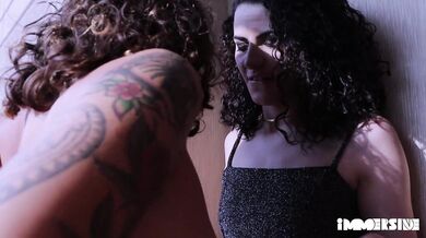 MEU MARIDO ME PERDEU NO POKER PRA UMA GOSTOSA QUE ME CHUPOU E FEZ SQUIRT NA MINHA CARA - IMMERSIVE