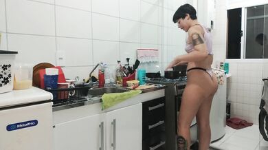 Your girlfriend is making dinner right now. Come watch me?
