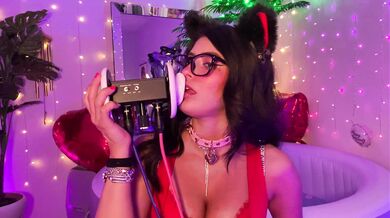 ASMR EAR LICKING HOT CATGIRL ARA ARA MEOW Your Valentine Uwu - CorneliustheCat ASMR