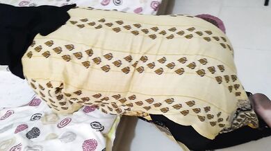 الأخت المتزوجة تستمتع مع شقيق زوجها عندما لا يكون زوجها في المنزل - Please make me pregnant