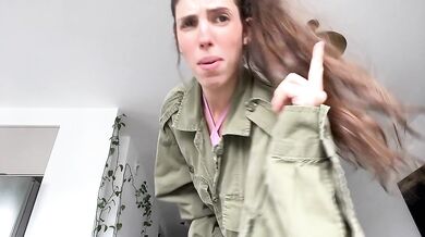 חיילת ישראלית מתפשטת שיר בעברית (צמוד) Israeli solider strip Hebrew song (ONLYFANS-Spicykween)