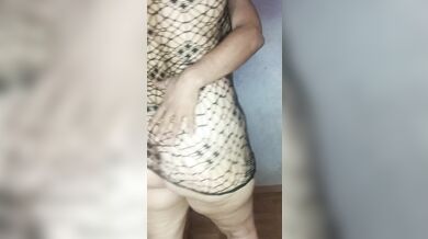 .دخلت البيت قفشطتها بترقص بالسناب لحبيبها و سويت ليها احلى نيكة للشرموطة .