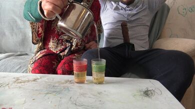 Kürt temizlikçi İstanbul'da Afrikalı siyahi bir adamla aldatıyor - TURK PORNO TURBANLI SEX