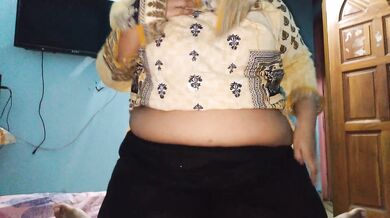 تغادر صديقة ابن الزوج، وزوجة الأب تساعد ابن الزوج عن طريق الغش - Syria stepmom helps stepson by Fuck