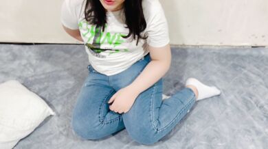 رفتم اتاق اجی.م داشت نگاه میکرد که منم گفتم به بقیه میگم اگه باهم سکسی نکنی اونم راضی شد