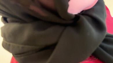 حار السعودية سيئة أمي تشارك السرير مع ربيب عطلة في الرحلة White panty Black Bra With Hijabi Muslim