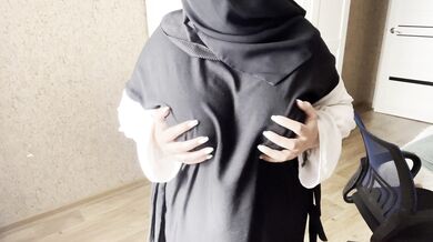 Friend's hot wife gives jerk off instructions