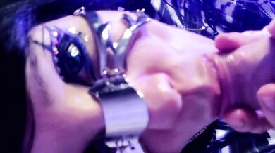 Halloween: I suck it like a cyborg and get it in my face ????