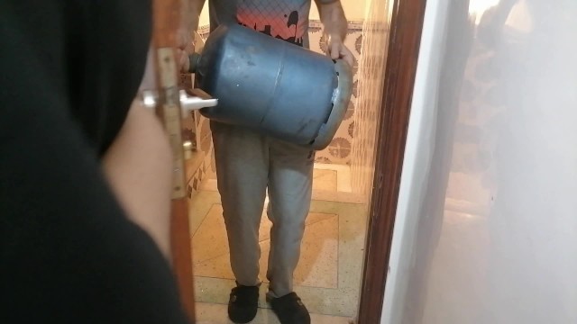 hot Arab sex in the kitchen ديت لكليانة لبوطا بقات تتسخن فيا قيمت عطيتو ليها تشدو حويتها فالكوزينة