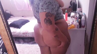 NOVINHA BBW ENVIA VIDEO PARA PADRASTO E VAZA NA INTERNET!!!