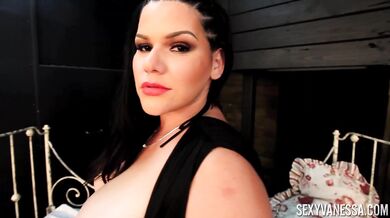 MILF Sexy Vanessa Masturbates Pussy In Lesbian Group Sex