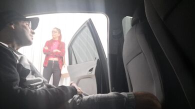 Punheta arriscada na rua para estudante em público.