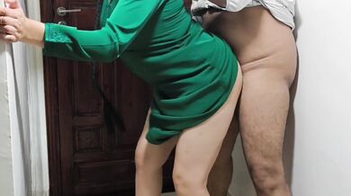 مديري في الشغل بينيك زوجتي عشان يرقيني سكس مصري جديد ديوث عربي خليجي