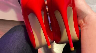 Taking an oral sex exam in a miniskirt and pantyhose