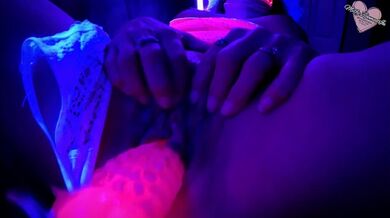 Milfy Zoomedin - Pink Messy Tentacle Fuck Machine.