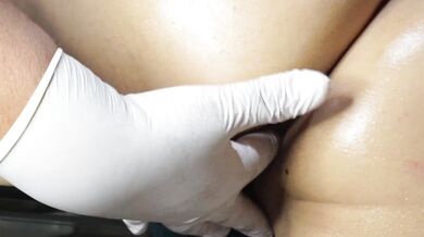 أذهب إلى الطبيب وهو طبيب، ويجعل كسى يبللthe gynecologist fucks my hairy pussy