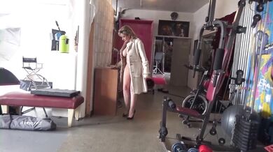 Busty housewife outdoors, braless, topless and flashing nude!