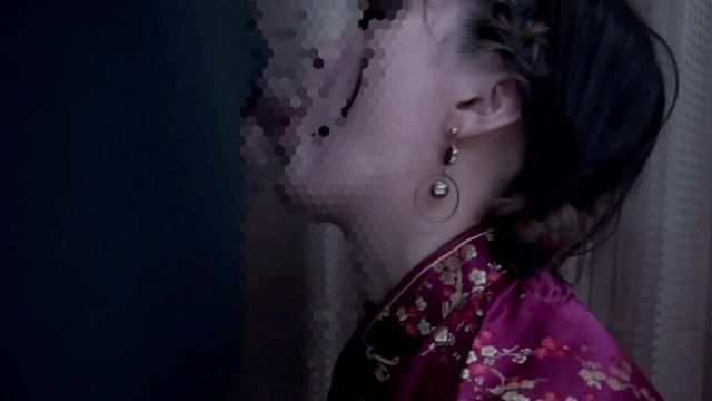 Female college student put on a Chinese dress and have a blowjob and cum in mouth