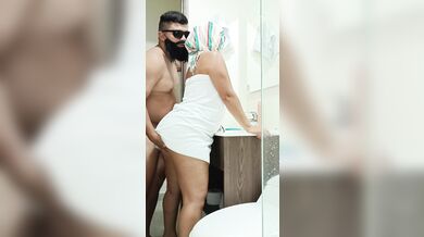 الحجاب المغربي ناضجة الملاعين مع ا Moroccan hijab mature fucks with Kurdish in Rabat hotel, huge ass