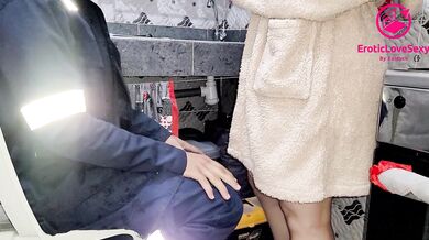 The plumber fixes my pussy leak????سكس السباك????اصلح الحنفية و كمان اصلح كسي لكان يقطر????صوت واضح