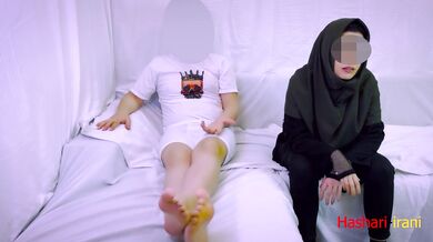 ما`نان محجبمو با کلی حرف راضی کردم که فقط یه بار سکس کنیم قسمت اول حتما با صدا ببینید sex irani