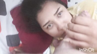 म विश्वास गर्न सक्दिन कि यो श्यामला यो ठूलो कुकुर संग के गर्दैछ, कृपया सावधानी संग हेर्नुहोस्