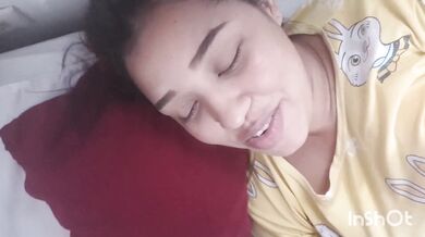 म विश्वास गर्न सक्दिन कि यो श्यामला यो ठूलो कुकुर संग के गर्दैछ, कृपया सावधानी संग हेर्नुहोस्