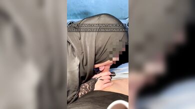 Marokkaanse hoofddoek slet pijpt stiekem in de auto