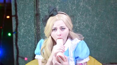 Alice Fucks Her Pussy With White Rabbit Carrot In Wonderland - Spooky Boogie Cosplay