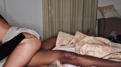 First Casting with a beautiful 18-year-old Latina who just turned out of control and I cum inside