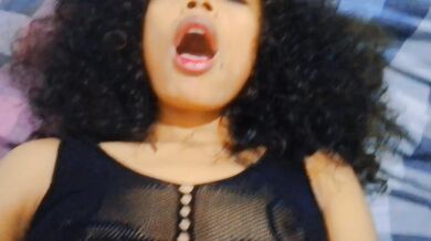 مطلقة تطوانية هايجة???? محرومة من زب ????تتهز القلوة مسكنية من عند عشيقها المراهق زملة صعيبة