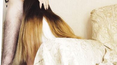 Stepsister fucked her ass and mouth on couch while listening to music