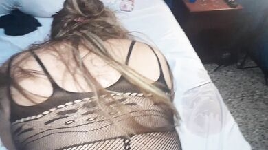 مرات صاحبي مزة شرموطة بتوقلي تعا للبيت لما زوجي يطلع للشغل وخلينا نستمتع مع بعض ????