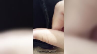 الكلب بقى يطلب يلحس الطبون وجبتو فمو مستريس مغربية (جنس عربي مغربي)